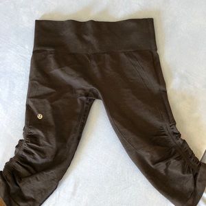 Lululemon capris 🍋